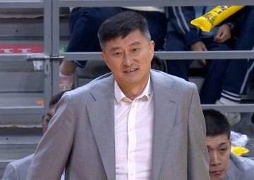 乐鱼尊享-不得不说！杜锋已是江郎才尽：没战术，没应变